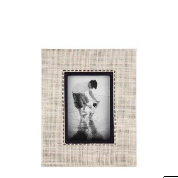 Reed & Barton Carson 4" x 6" Picture Frame - Picture 2 of 4